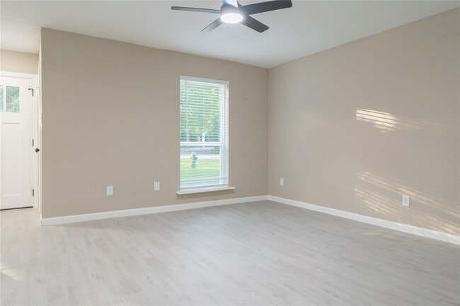 Building Photo - 10 N Wavy Oak Cir