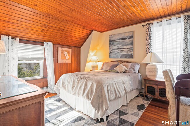 Building Photo - 94 Neptune Ave