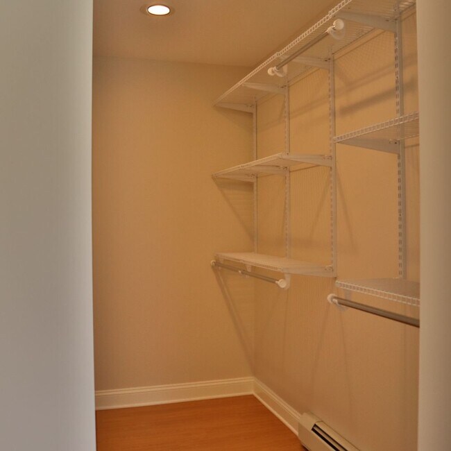 Building Photo - 192 Slater Ave