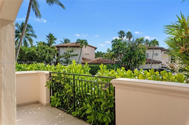 Building Photo - 19216 Fisher Island Dr