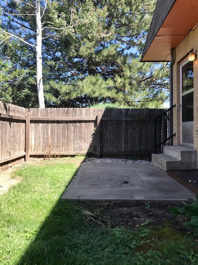 Building Photo - 2141-2128 28th Ave Ct