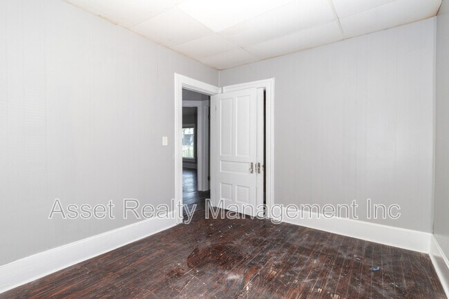 Building Photo - 2647 Selma Ave
