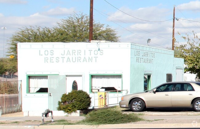 Primary Photo - 4702 E Van Buren St