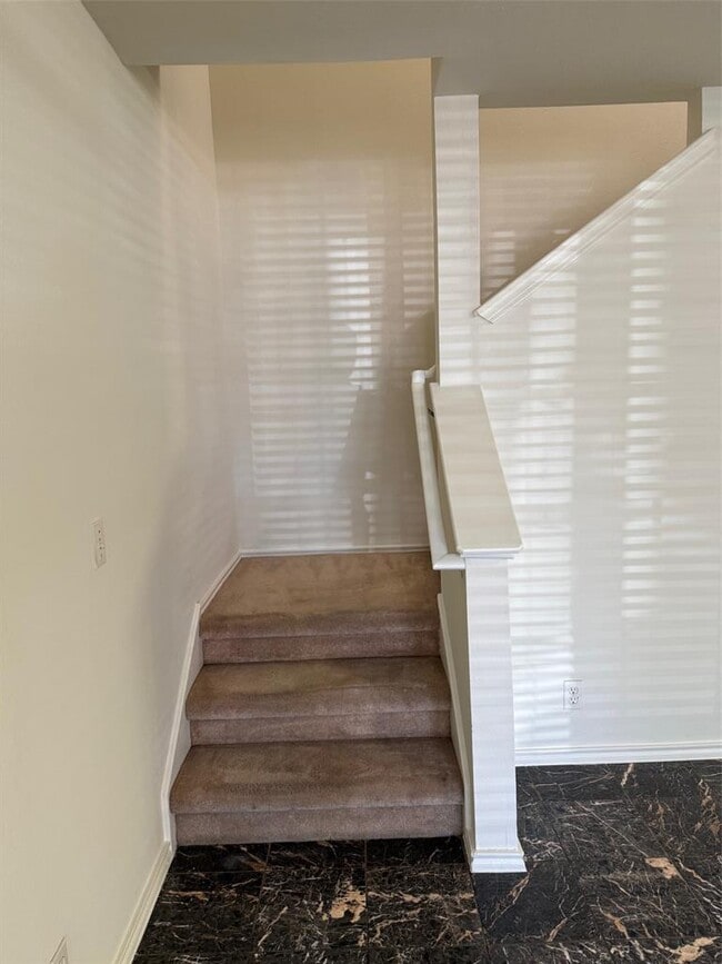 Building Photo - 111 Mist Flower Dr