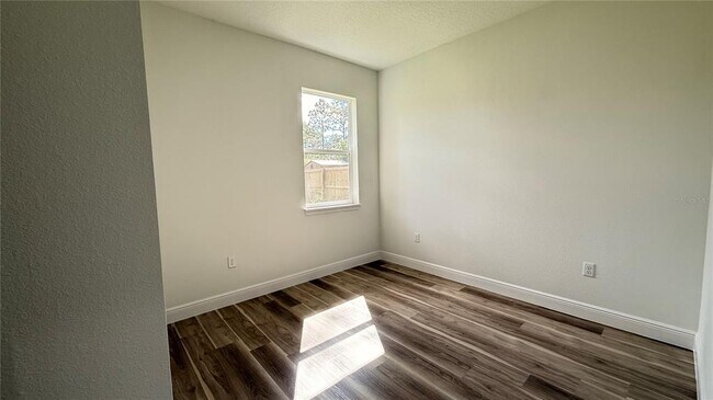 Building Photo - 1852 W Quaker Ln