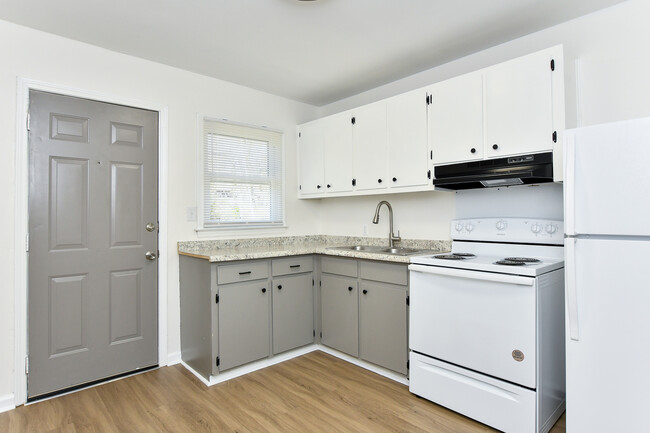 Kitchen (1) - Charlestown