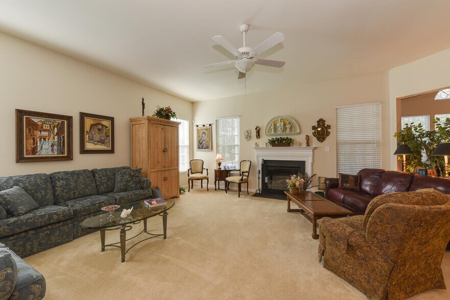 Building Photo - 13318 Beacon Hill Way