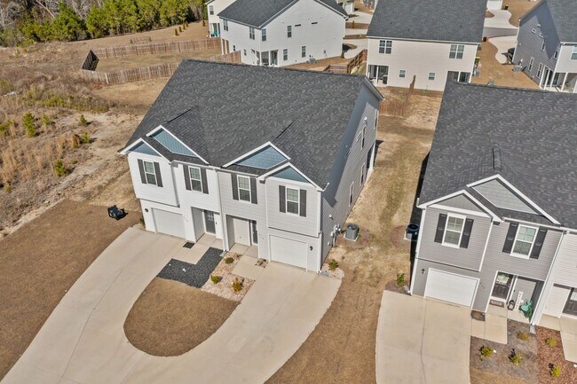 Building Photo - Welcome to Blockade Shoal Lane!