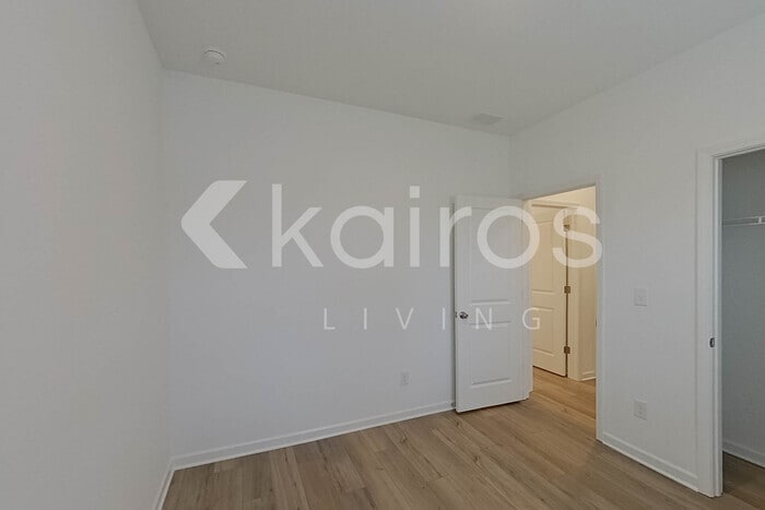 Building Photo - 114 Silver Maple Ln
