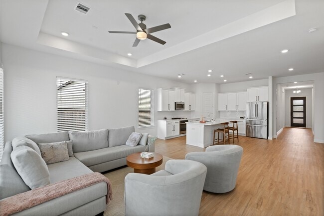 Building Photo - 10807 Cloaked Wing Ct