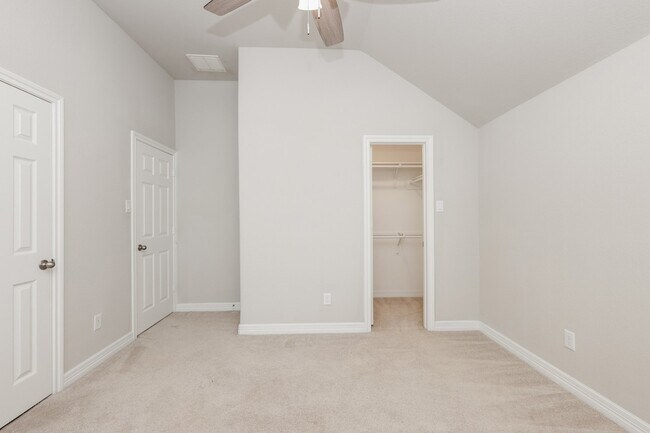 Building Photo - 2119 Stargrass Dr