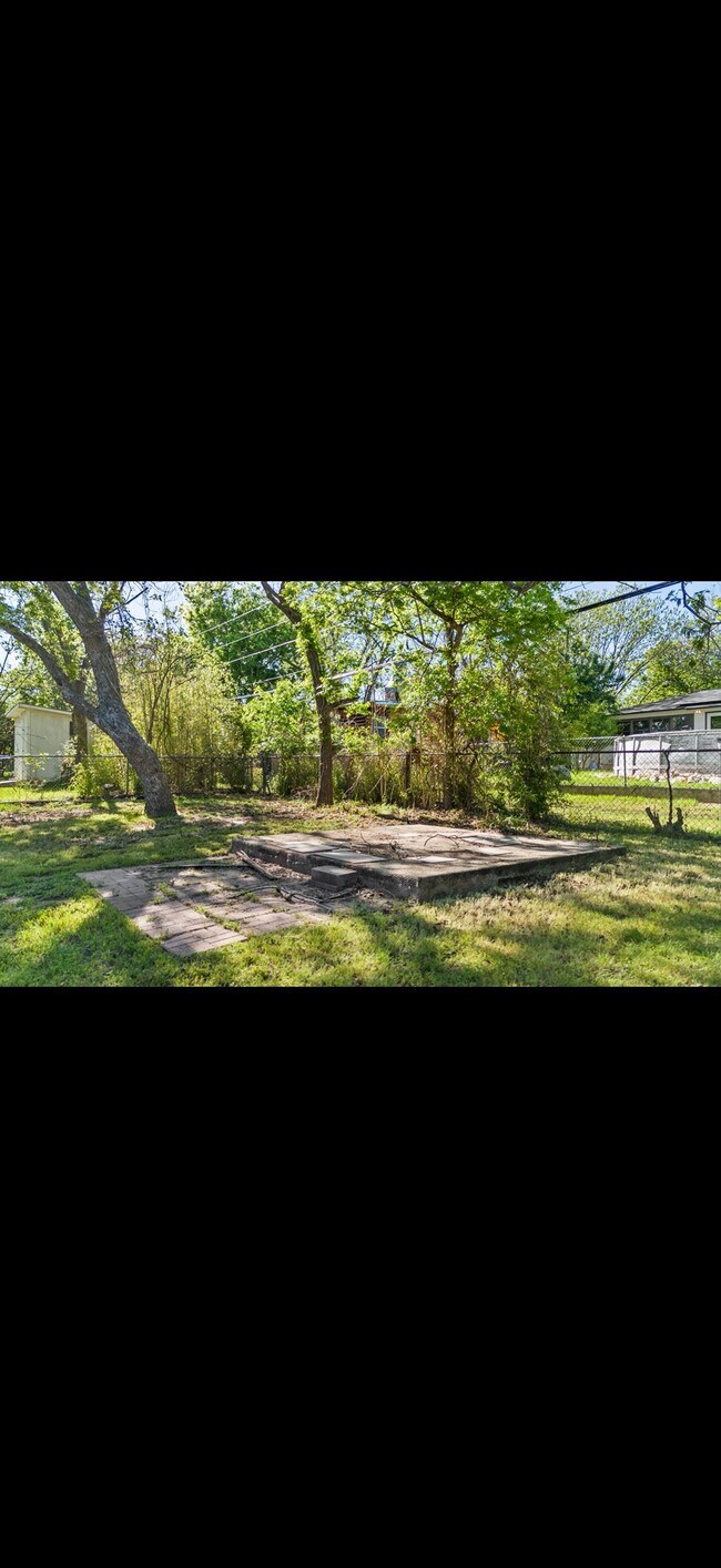 Building Photo - 13 Perkins St