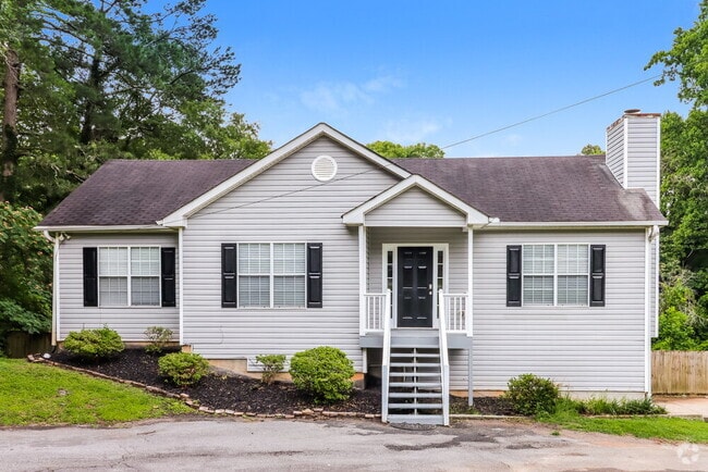 Building Photo - 2840 Ivanhoe Ln