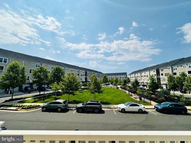 Building Photo - 13727 Endeavour Dr