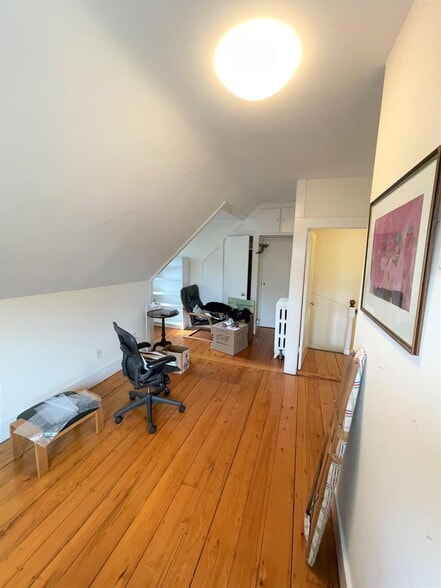 Building Photo - 30 Healey St