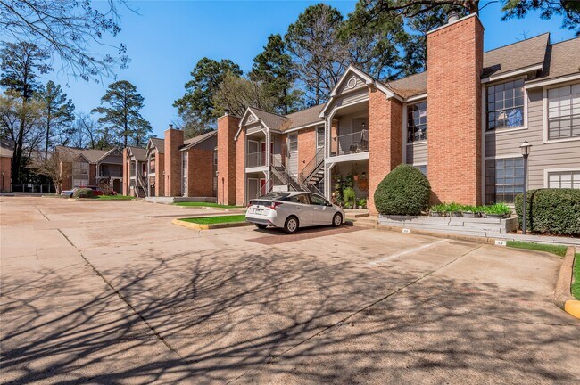 Building Photo - 2402 Sycamore Ave