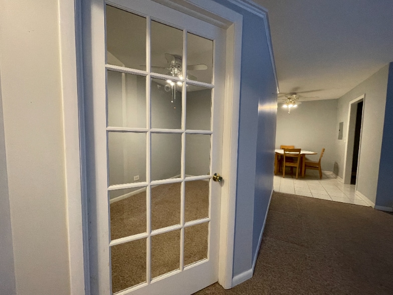 Building Photo - 304 N Carter St