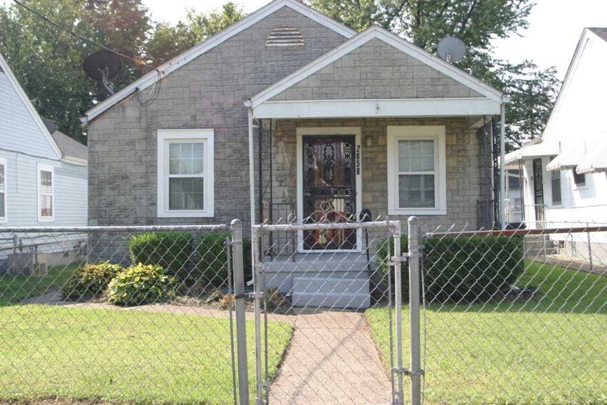 Primary Photo - 2658 Rowan St