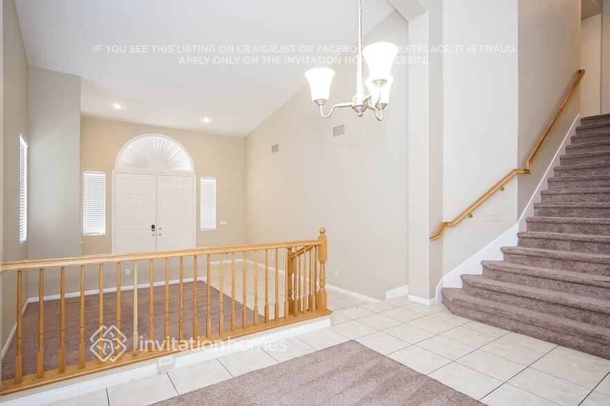 Building Photo - 915 Golden Poppy St