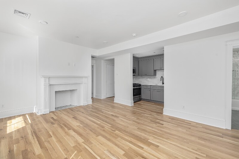 Building Photo - 293 Governor St