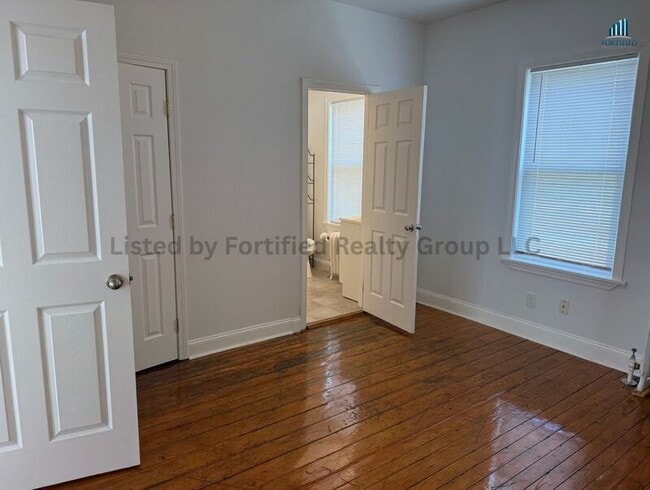 Building Photo - 120 Walnut St