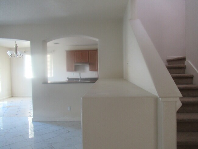 Building Photo - 1505 Garnet Way