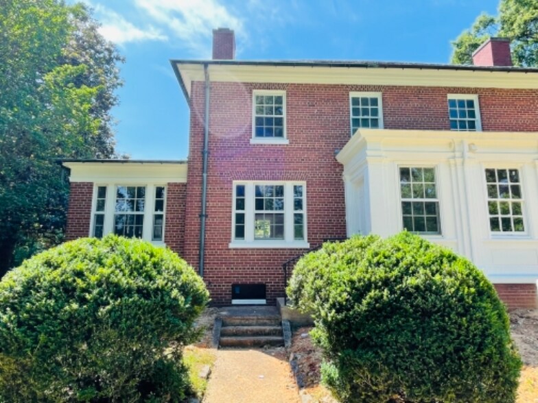 Building Photo - 500 N Thomas Rd