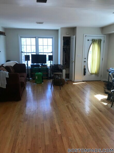 Building Photo - 6 Harleston St