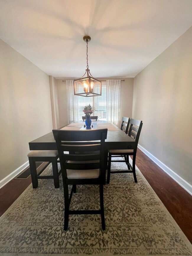 Building Photo - Gorgeous 3-Bedroom Home in Drexel Hill with Garage! Available mid-May!