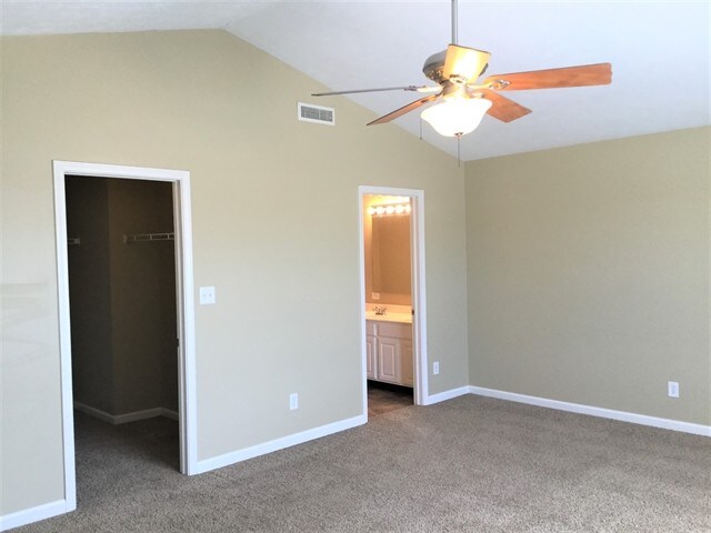 Building Photo - 1362 Blue Ridge Ln