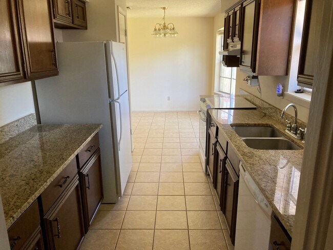 Building Photo - 5535 Ashgate Dr