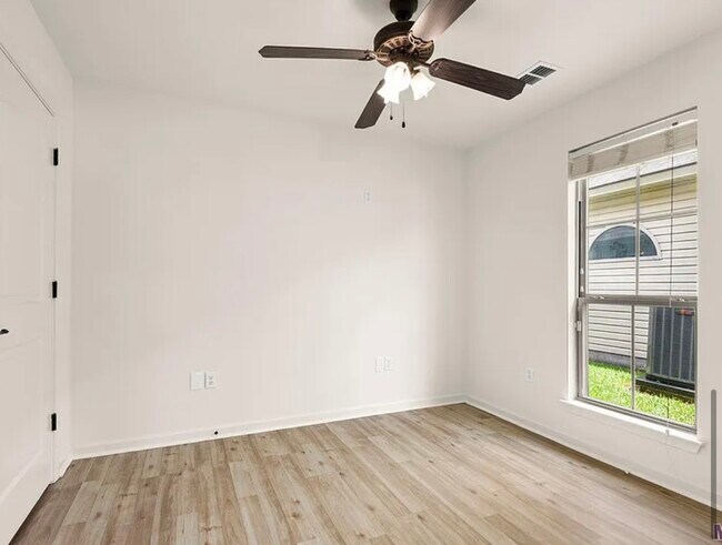 Building Photo - 25271 Black Lake Ave