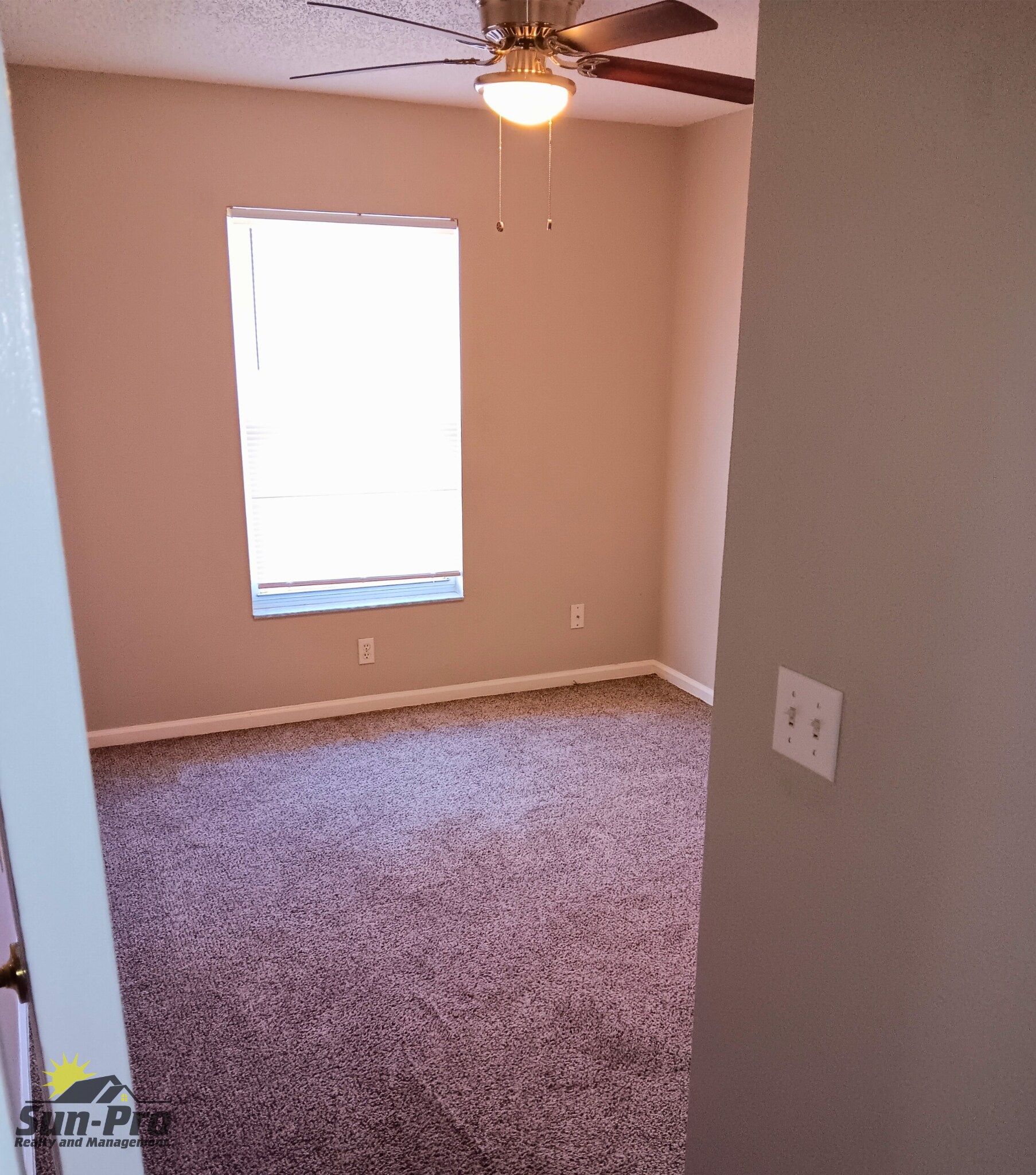 Building Photo - 2735 Fern Palm Dr