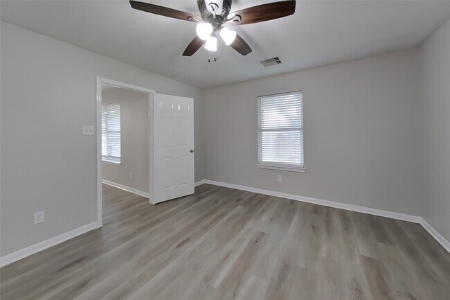 Building Photo - 308 Crooked Pine Court