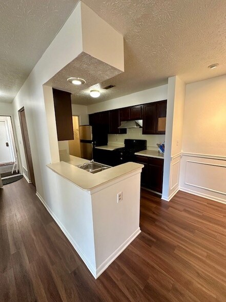 Building Photo - 2261 Hedgerow Road