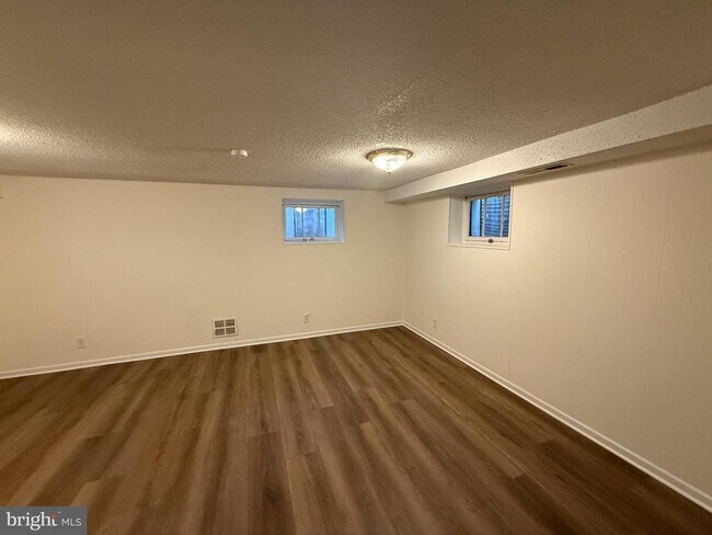 Building Photo - 4654 36th St S