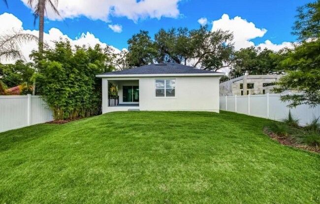 Building Photo - 1745 Hourglass Dr