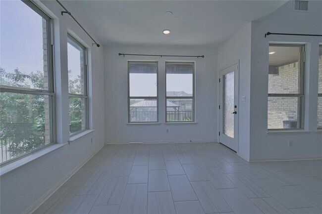 Building Photo - 1413 Castalo Ln