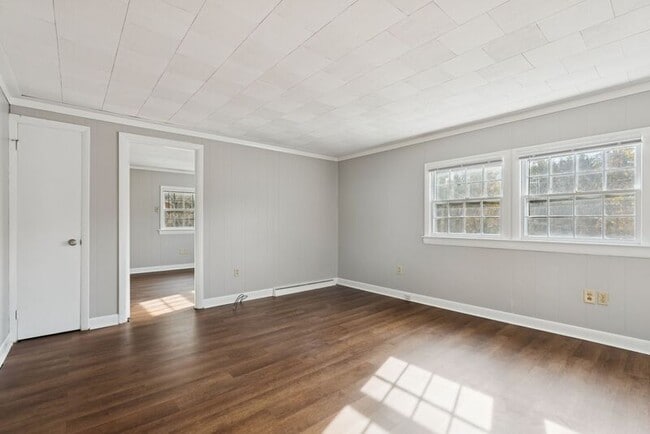 Building Photo - 1087 Littlefield Rd