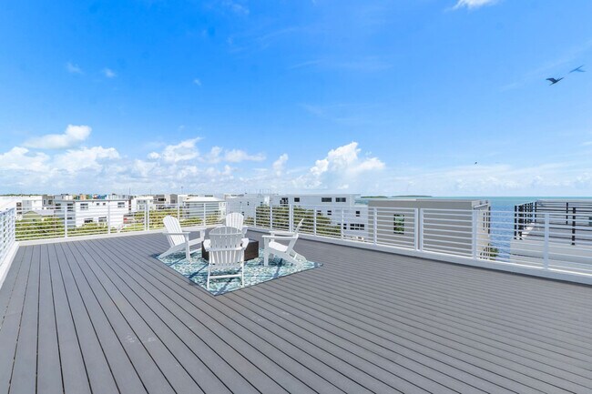 Building Photo - 99 Seaside Ave