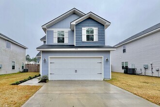 Building Photo - AVAILABLE NOW! (Pet Friendly)