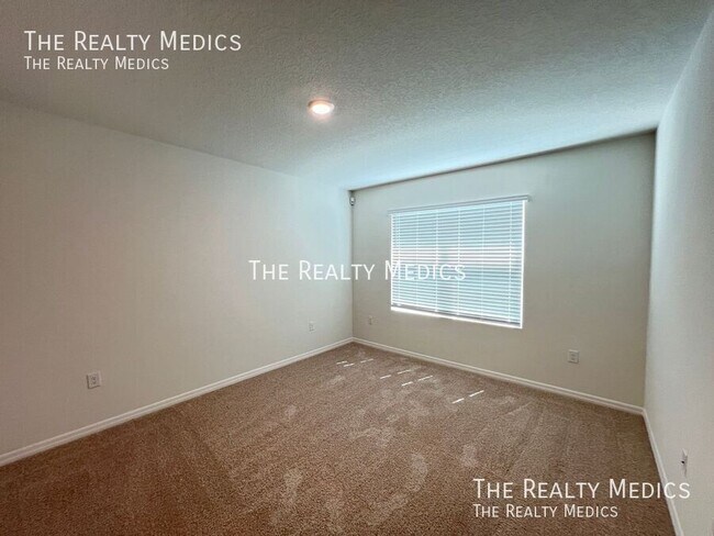 Building Photo - 536 Emily Gln St