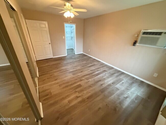 Building Photo - 218 Medford Ct