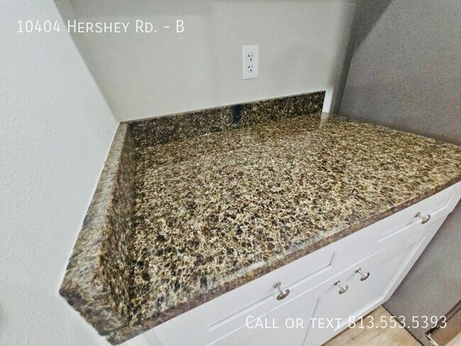 Building Photo - 10404 Hershey Rd