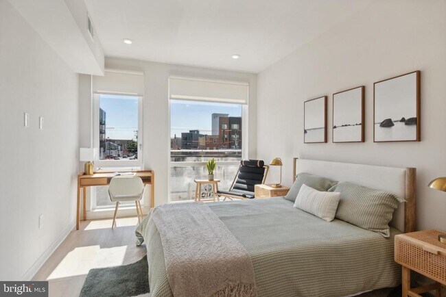 Building Photo - 1775 N American St