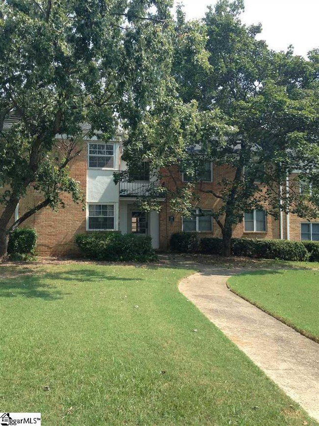 Primary Photo - 100 Lewis Dr