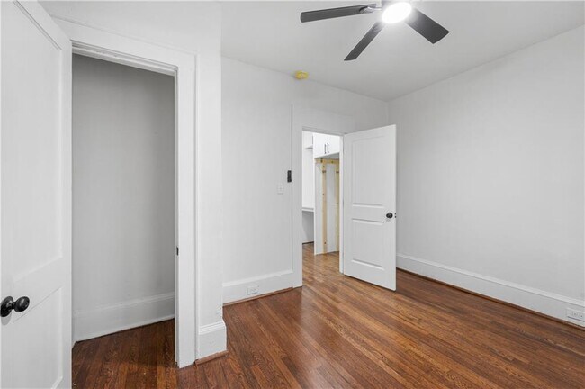 Building Photo - 405 4th St NE