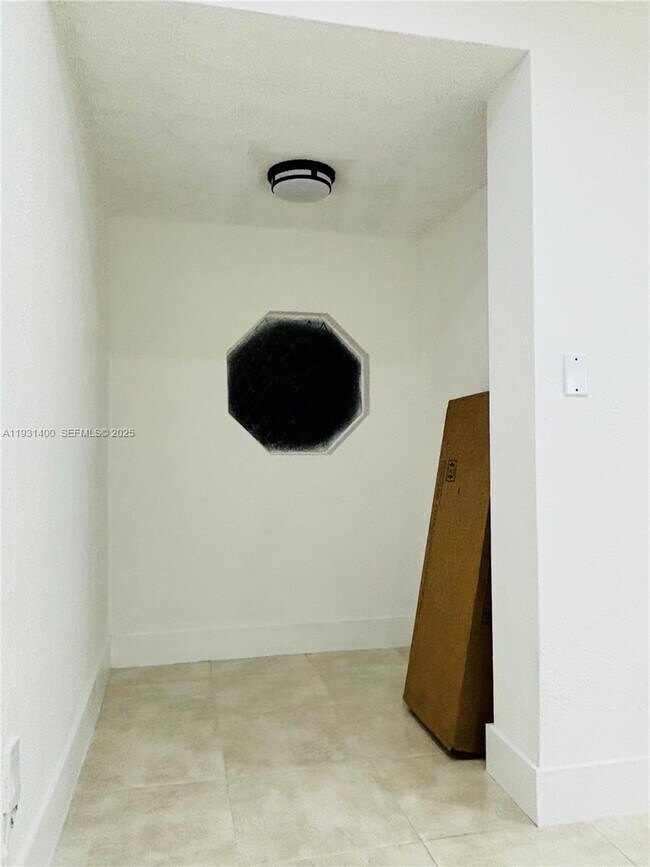 Building Photo - 8561 Claridge Dr