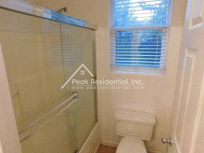 Building Photo - Wonderful 3bd/2ba Elk Grove Home with 2 Ca...