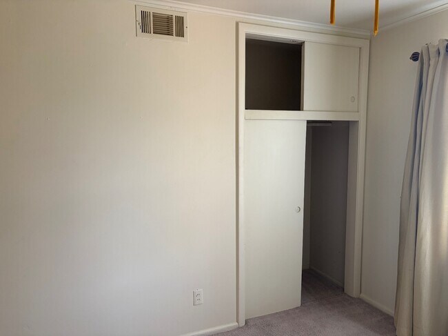 Building Photo - 4005 N Garrison Ave